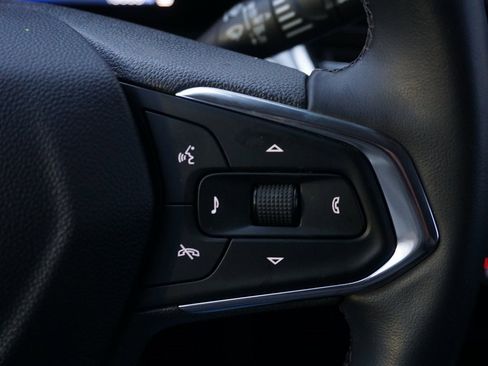 Certified 2024 Chevrolet Trax LT w/ LT Convenience Package image 20