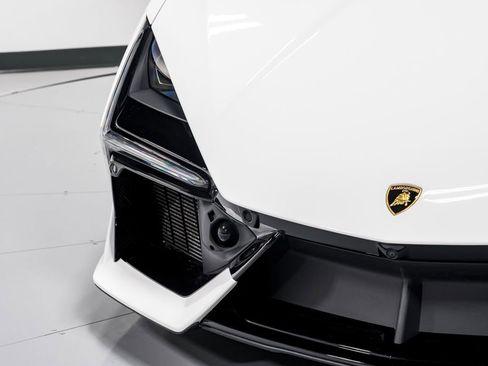 Used 2025 Lamborghini Revuelto image 40