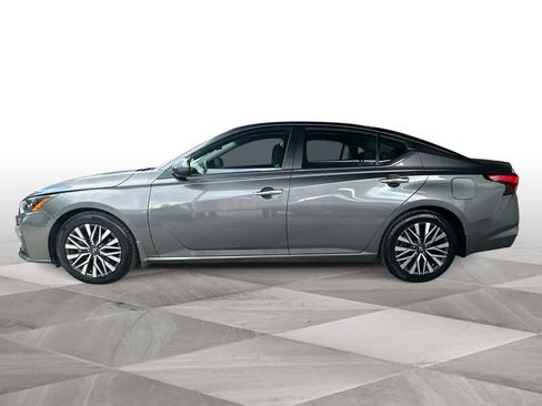Used 2023 Nissan Altima 2.5 SV FWD image 5
