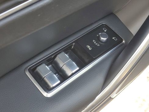 Used 2021 Jaguar F-PACE S image 15