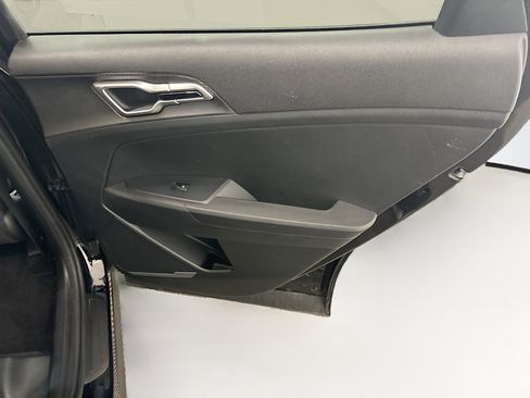 Used 2025 Kia Sportage LX image 30