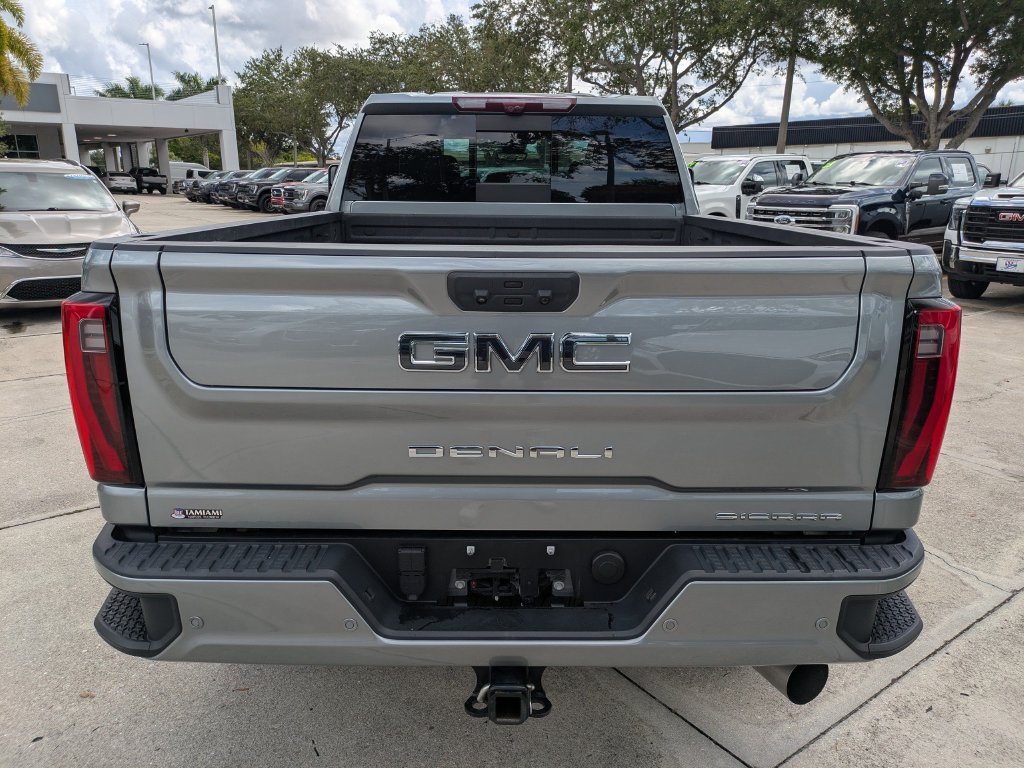 Used 2024 GMC Sierra 2500 Denali Ultimate AWD/4WD image 5
