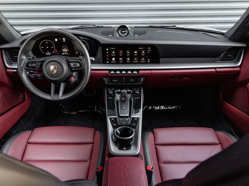 Certified 2025 Porsche 911 Carrera RWD image 17