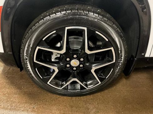 New 2026 Chevrolet Traverse High Country w/ LPO, Floor Liner Package AWD/4WD image 14