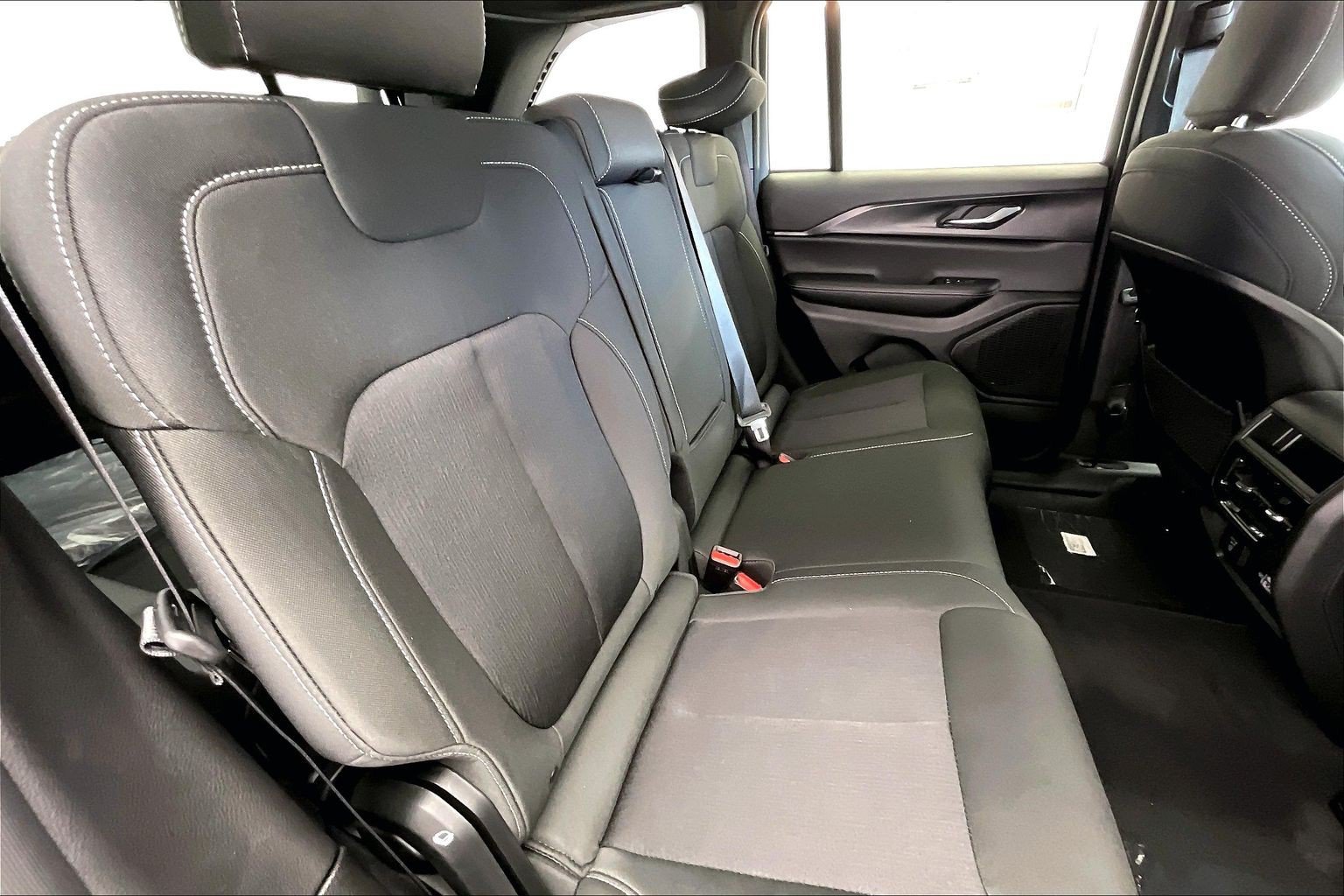 New 2027 Jeep Grand Cherokee Laredo X AWD/4WD image 10