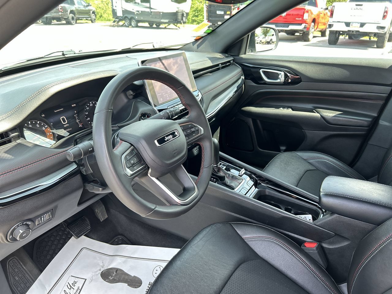 Used 2025 Jeep Compass Trailhawk AWD/4WD image 25