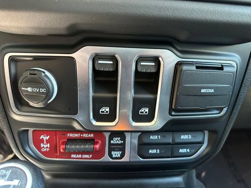 Used 2024 Jeep Wrangler Rubicon AWD/4WD image 26