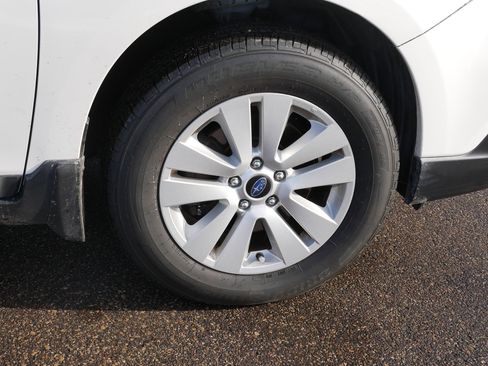 Used 2019 Subaru Outback 2.5i Premium image 15