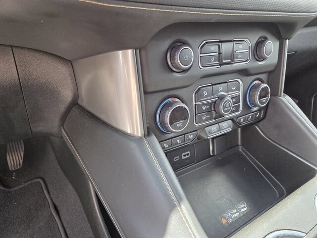 Used 2023 Chevrolet Tahoe Premier RWD image 8