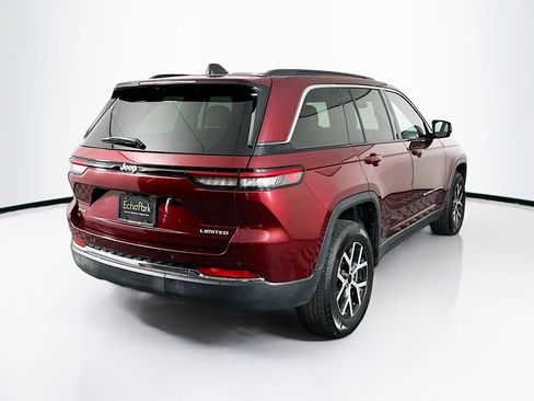 Used 2024 Jeep Grand Cherokee Limited image 9