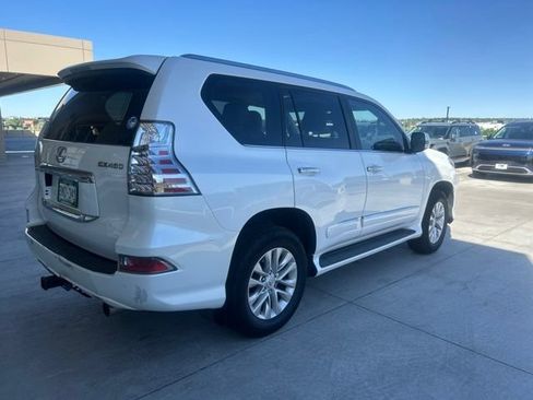 Used 2017 Lexus GX 460 Premium w/ Premium Package AWD/4WD image 2
