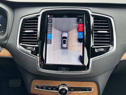 Certified 2024 Volvo XC90 B6 Plus AWD/4WD image 18