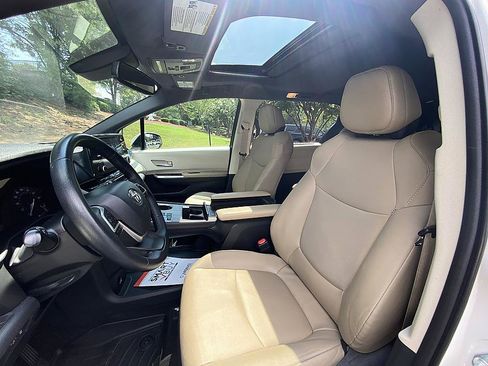 Certified 2021 Toyota Sienna XLE FWD image 9