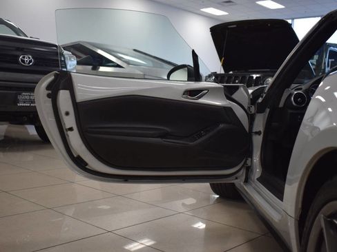 Used 2018 MAZDA MX-5 Miata RF Grand Touring image 23