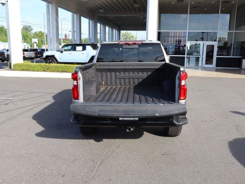 Used 2023 Chevrolet Silverado 1500 ZR2 w/ Technology Package AWD/4WD image 12