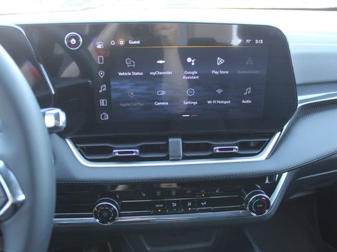 New 2026 Chevrolet Equinox LT w/ Midnight Edition FWD image 13
