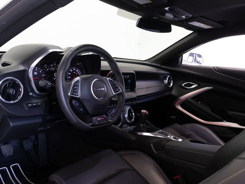 Used 2018 Chevrolet Camaro SS RWD image 19