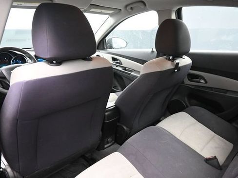 Used 2012 Chevrolet Cruze LS FWD image 25
