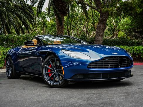 Used 2023 Aston Martin DB11 Volante RWD image 42