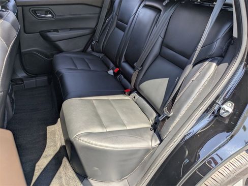 Used 2023 Nissan Rogue SL w/ SL Premium Package image 27