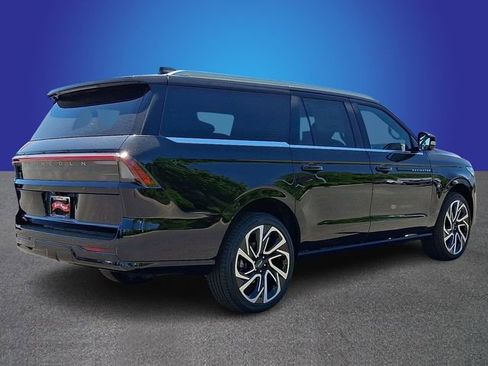 New 2026 Lincoln Navigator L Black Label AWD/4WD image 3