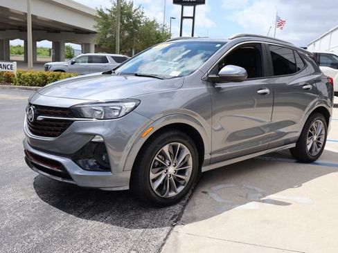 Used 2021 Buick Encore GX Select w/ Sport Touring Package FWD image 3