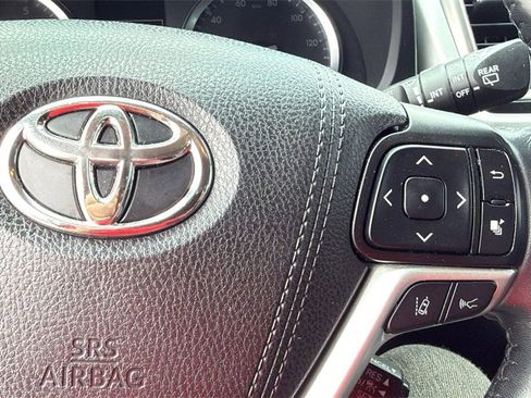 Used 2019 Toyota Highlander XLE image 8