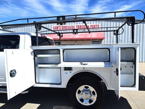Used 2023 RAM 2500 Tradesman w/ Chrome Appearance Group AWD/4WD image 11