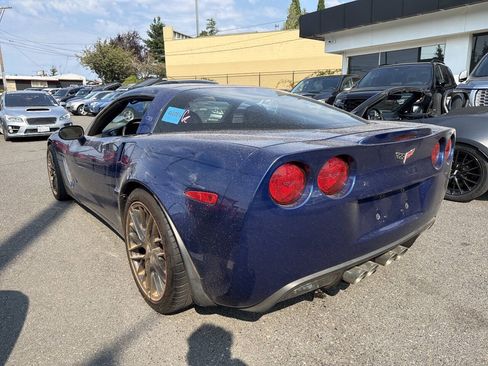 Used 2006 Chevrolet Corvette Coupe w/ Preferred Equipment Group RWD image 2
