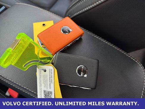 Certified 2025 Volvo XC40 B5 Plus image 25