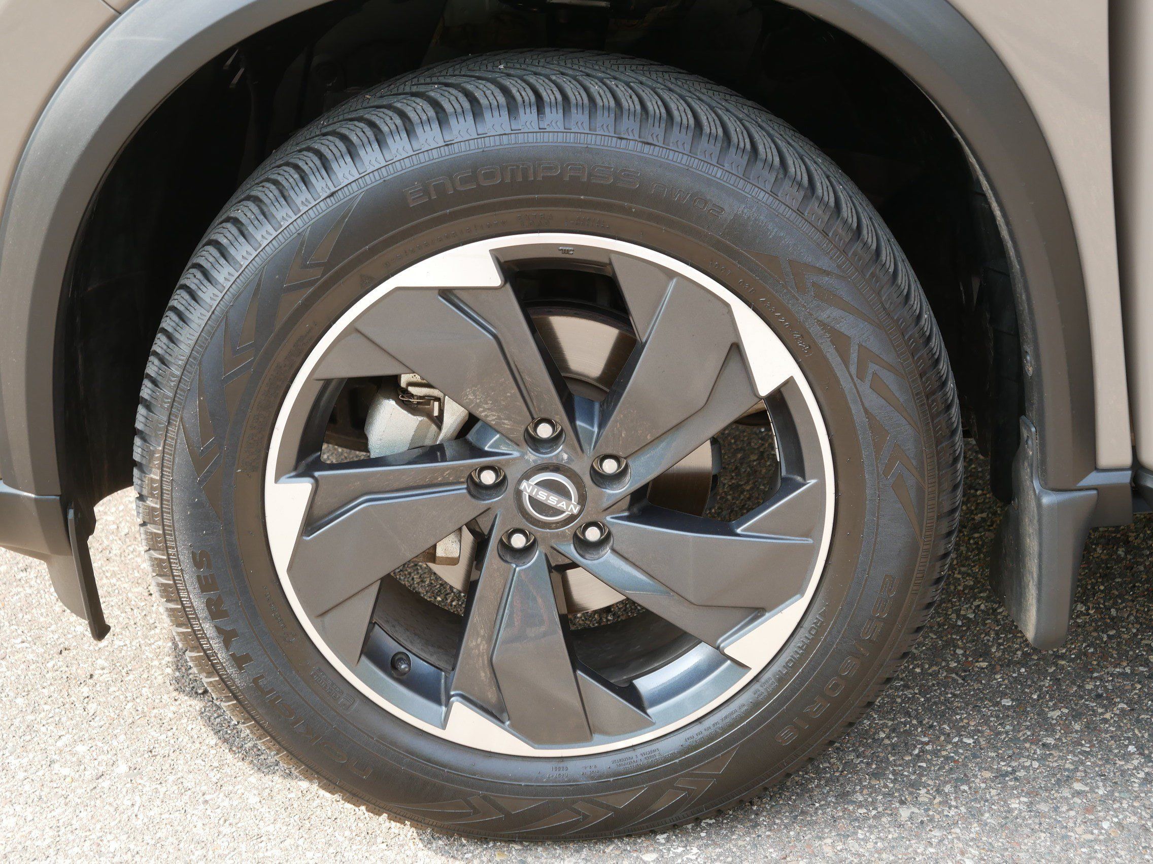 Certified 2024 Nissan Rogue SV w/ SV Premium Package AWD/4WD image 15