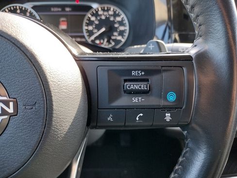 Used 2023 Nissan Pathfinder SV image 26