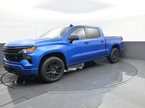 Used 2022 Chevrolet Silverado 1500 Custom w/ LPO, Dark Essentials Package AWD/4WD image 2