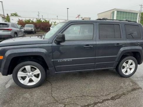 Used 2014 Jeep Patriot Latitude AWD/4WD image 5