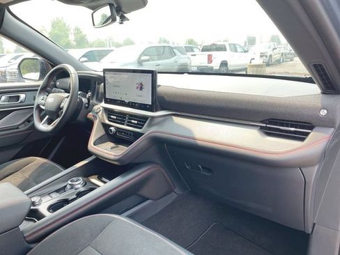 Used 2025 Ford Explorer ST AWD/4WD image 29