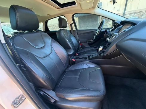 Used 2015 Ford Focus Titanium FWD image 36