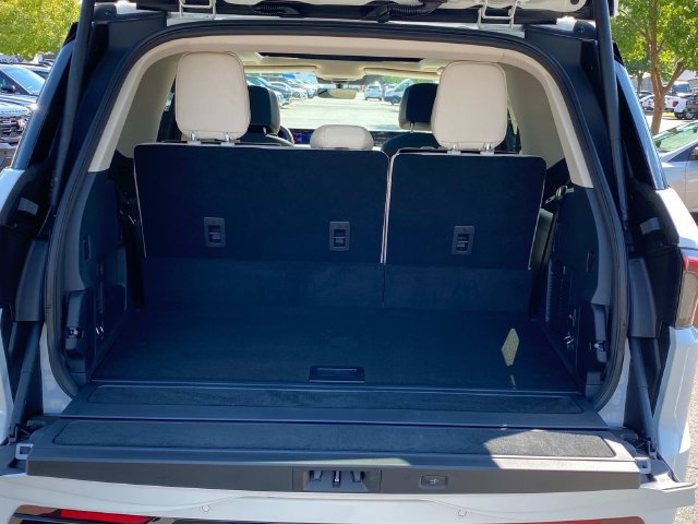 New 2027 Lincoln Navigator Reserve w/ Jet Appearance Package AWD/4WD image 27