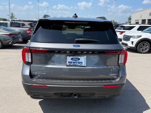 Used 2025 Ford Explorer Active AWD/4WD image 34