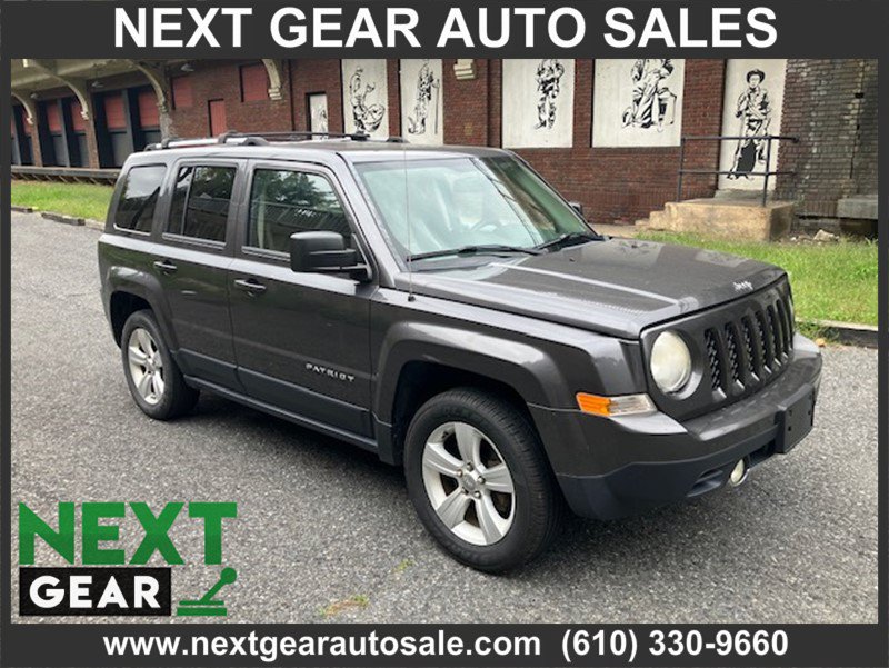 Used 2014 Jeep Patriot Limited w/ Sun/Sound Group AWD/4WD image 2