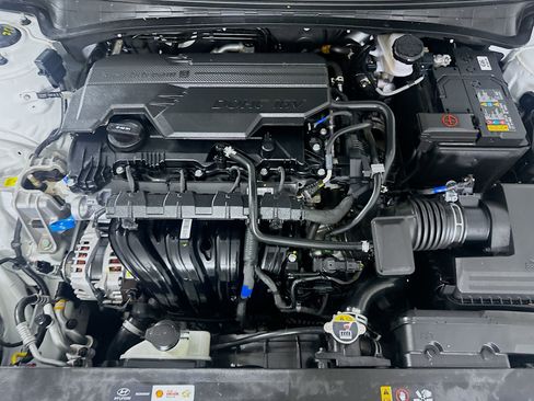 Used 2025 Hyundai Elantra SEL FWD image 31