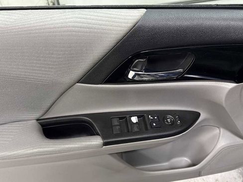 Used 2017 Honda Accord LX image 15