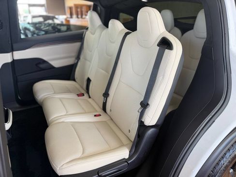 Used 2023 Tesla Model X AWD/4WD image 18