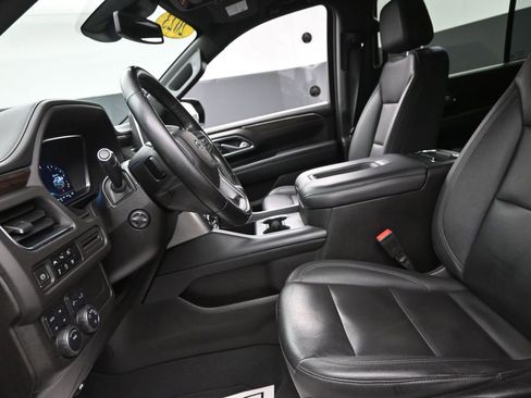 Used 2023 Chevrolet Suburban Z71 w/ Luxury Package image 14