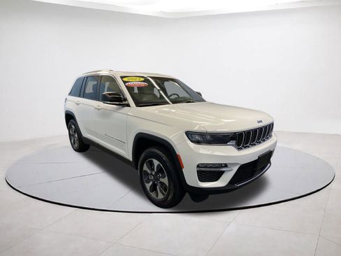 Used 2023 Jeep Grand Cherokee 4WD 4xe image 1