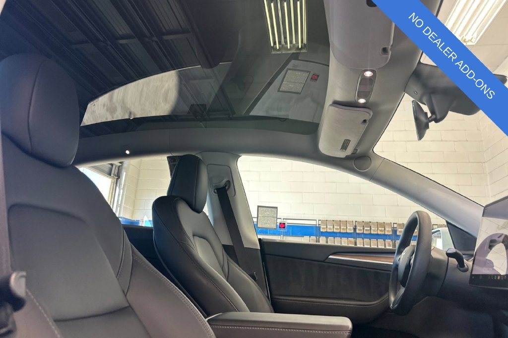 Used 2024 Tesla Model Y Long Range AWD/4WD image 18