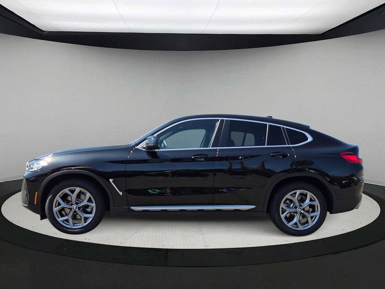 Used 2023 BMW X4 xDrive30i w/ Premium Package AWD/4WD image 5
