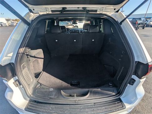 Used 2018 Jeep Grand Cherokee Altitude image 13