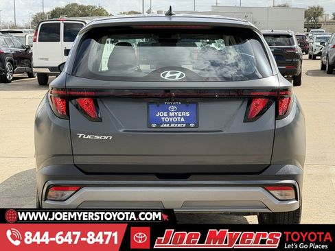 Used 2025 Hyundai Tucson SE image 7