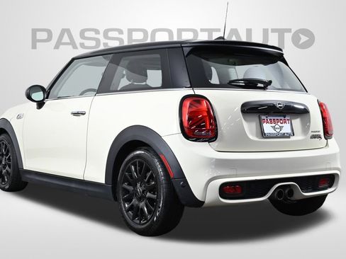 Used 2019 MINI Cooper S w/ Premium Package image 6