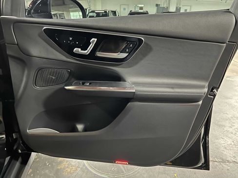 Used 2025 Mercedes-Benz GLC 350e 4MATIC image 10